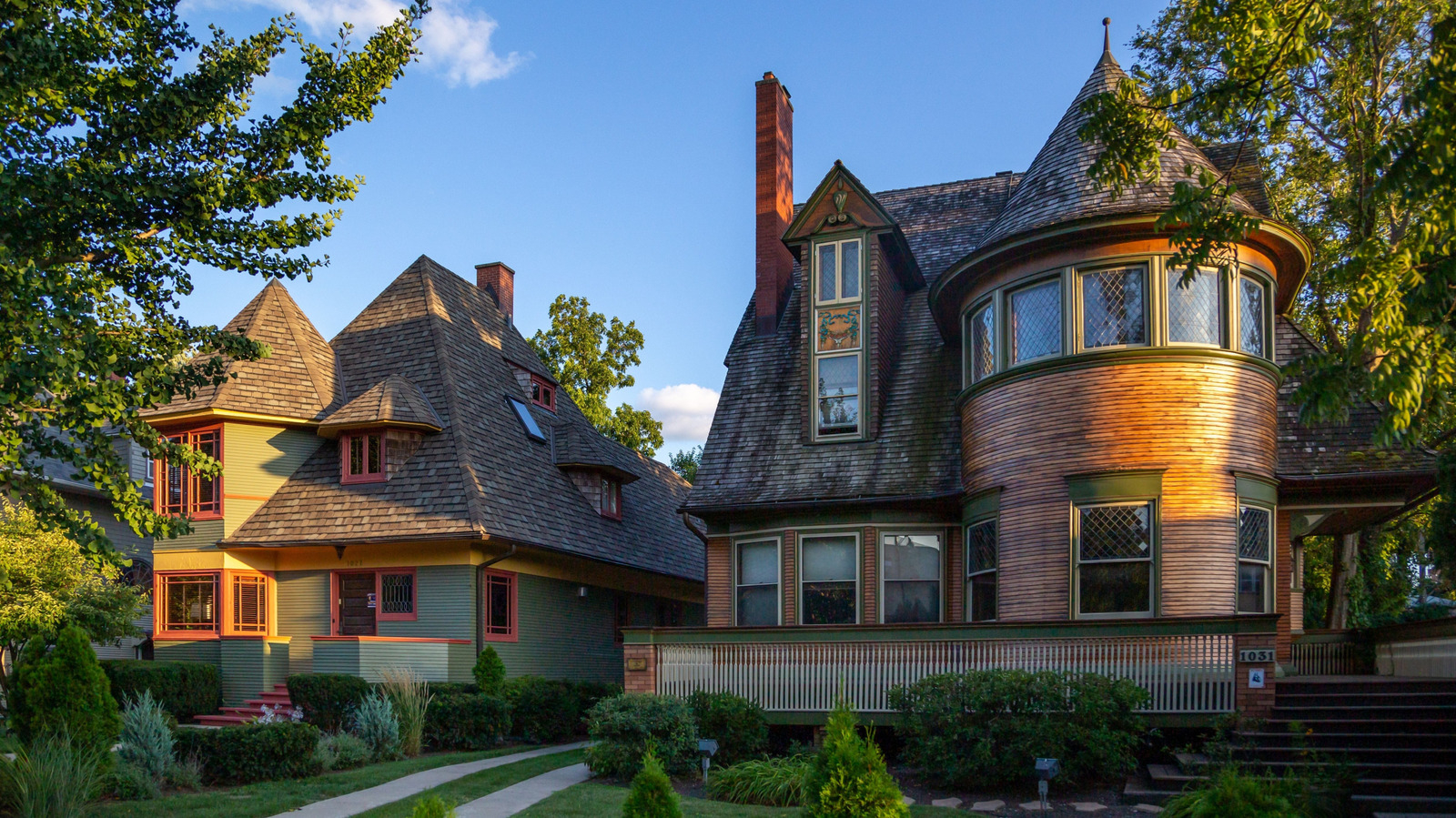 9 Gorgeous Chicago Home Architecture Styles That Are Dripping With ... intended for Inside a Chicago Home That Embraced Eight Different Wallpapers