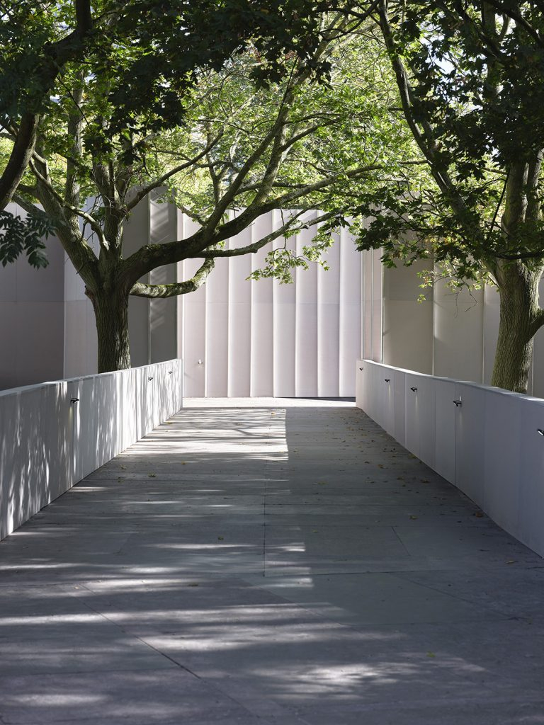 A Studio Between Re-Designs Frieze London’s Tents - The Spaces in Unknown Frieze Wall D̩cor