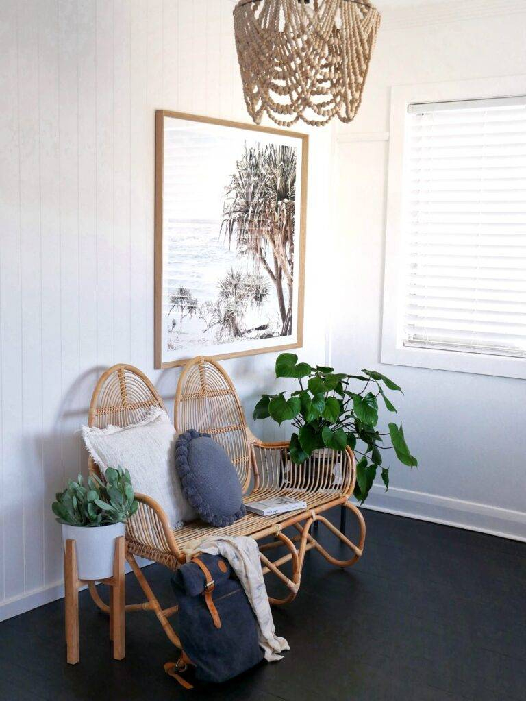 How To Use Statement Pieces Without Overwhelming Your Decor | Decoist for Styling Statement Art Pieces Without Overwhelming Your Room Architecture