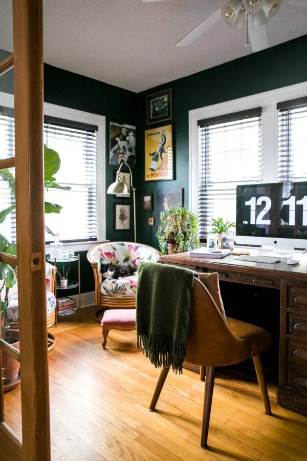 How To Use Statement Pieces Without Overwhelming Your Decor | Decoist with Styling Statement Art Pieces Without Overwhelming Your Room Architecture