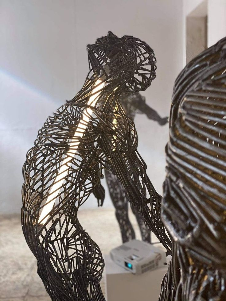 Why Human Form Sculptures Resonate So Deeply in Modern Decor