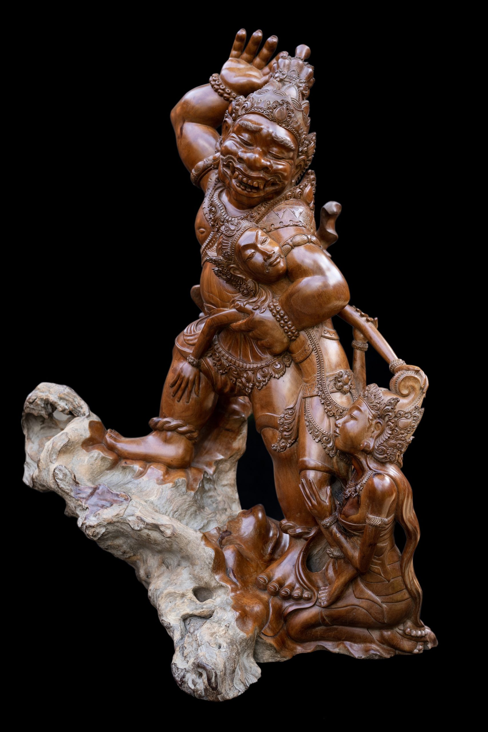 How Master Woodcarvers Bring the Enlightened One to Life Through Relief Sculpture