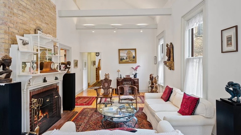 Step Inside The Historic Chicago Home That Survived The 1871 Fire in See What Happens When 1 House Takes On 8 Wallpapers