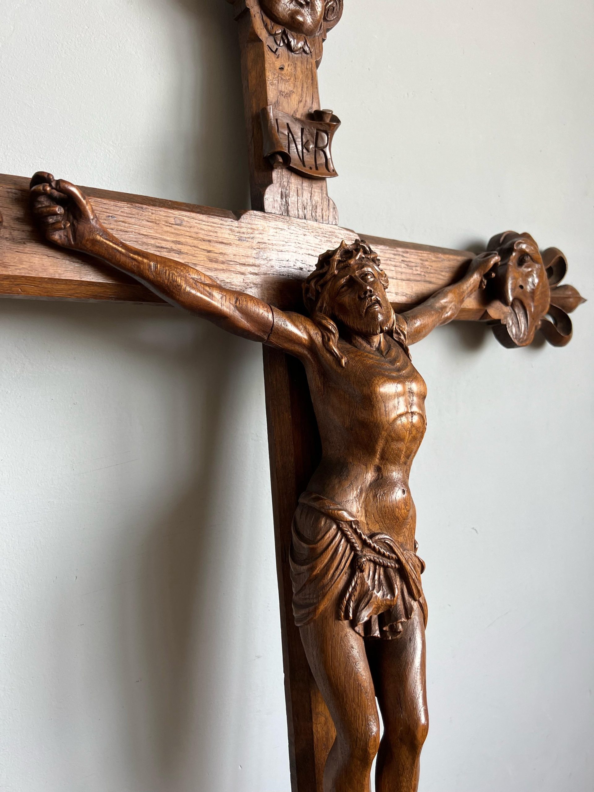 How Great Oak Corpus 37 Religious Sculpture Reflects Medieval Faith and Artistry