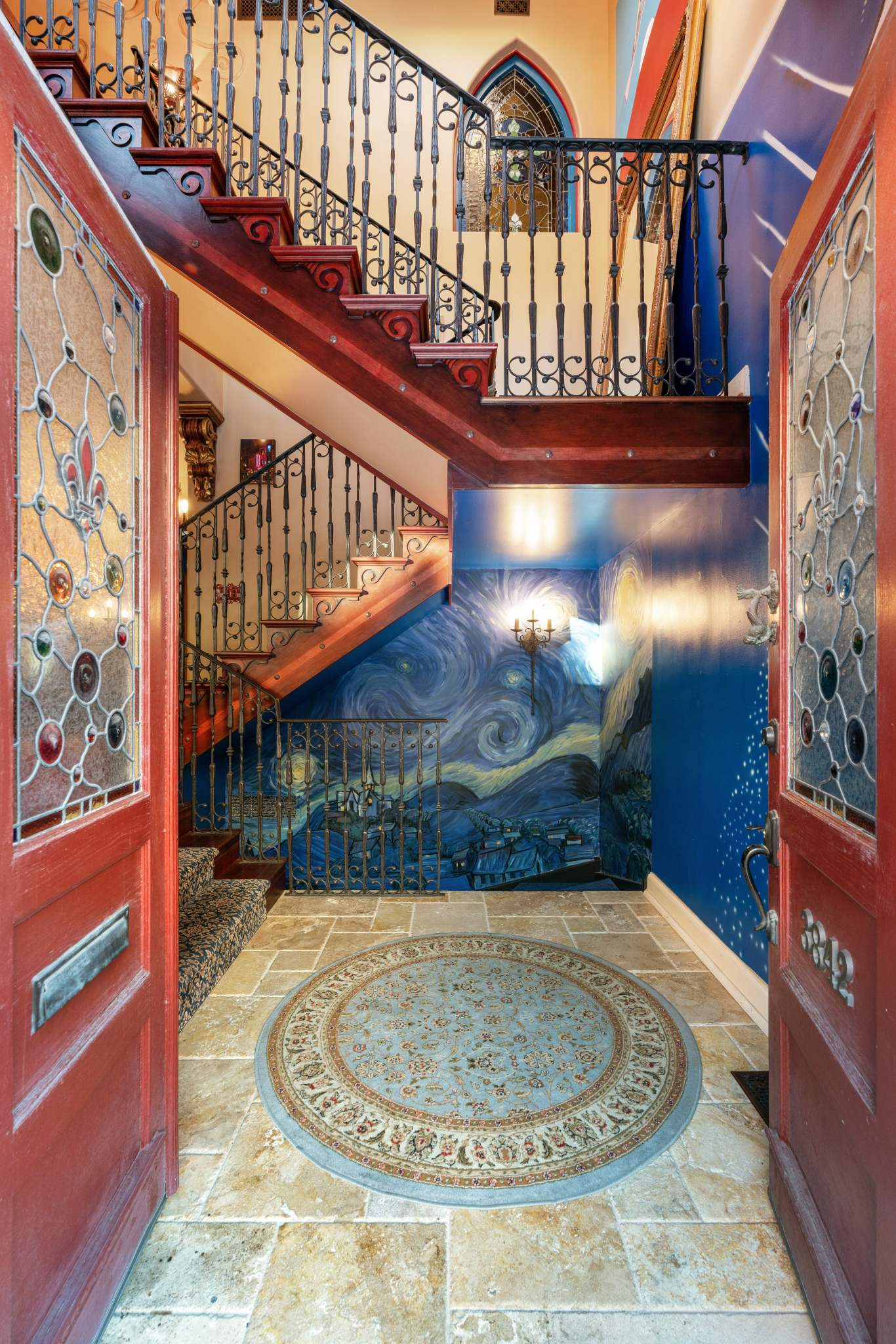 You'll Never Guess What's Going On Inside This Chicago Home - Zillow ... for Inside a Chicago Home That Embraced Eight Different Wallpapers