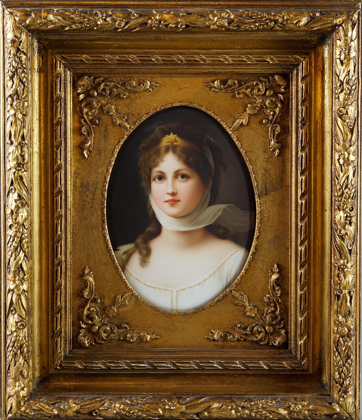 Lot - Kpm Oval Plaque Of Queen Louise Of Prussia, Late 19Th Century with regard to Oval Plauque Female 32 Wall D̩cor