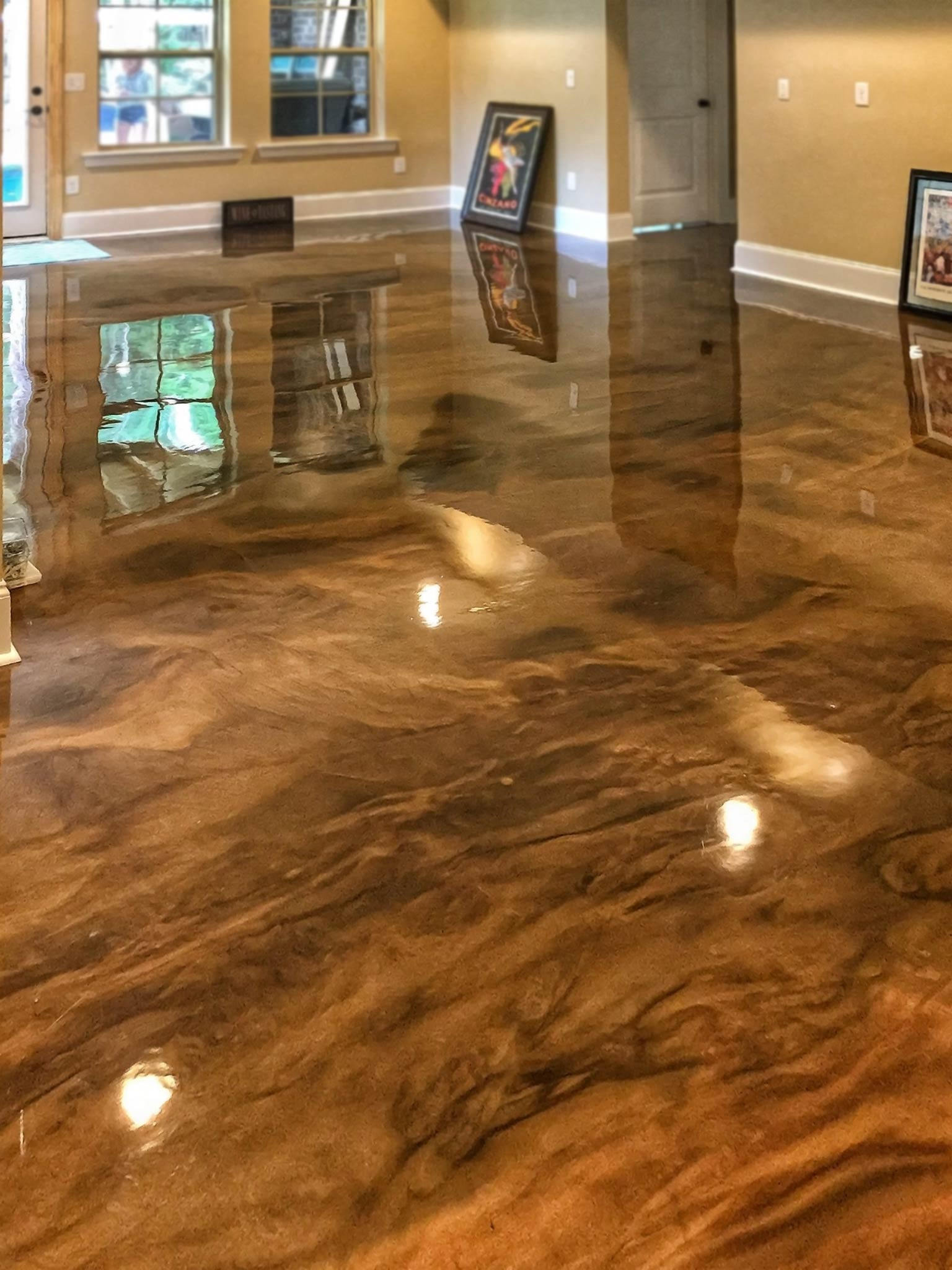 Lumiere Metallic Epoxy Flooring | Designer Resin Floors in Faux Mini Wolf Resin Wall Decor, Silver