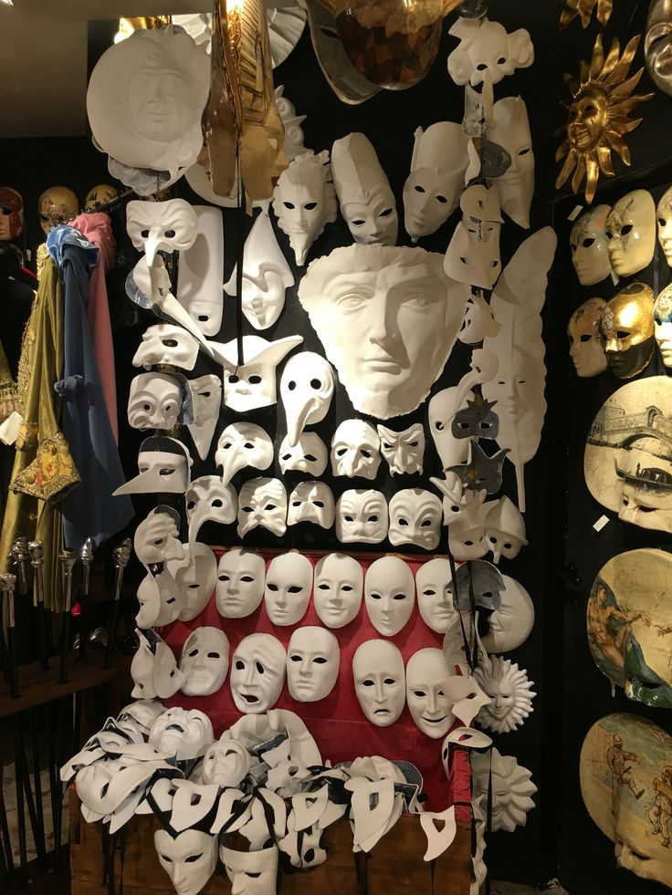Wall Of Masks | Eyes Wide Shut, Venice Travel for Ugly Man Mask Wall D̩cor