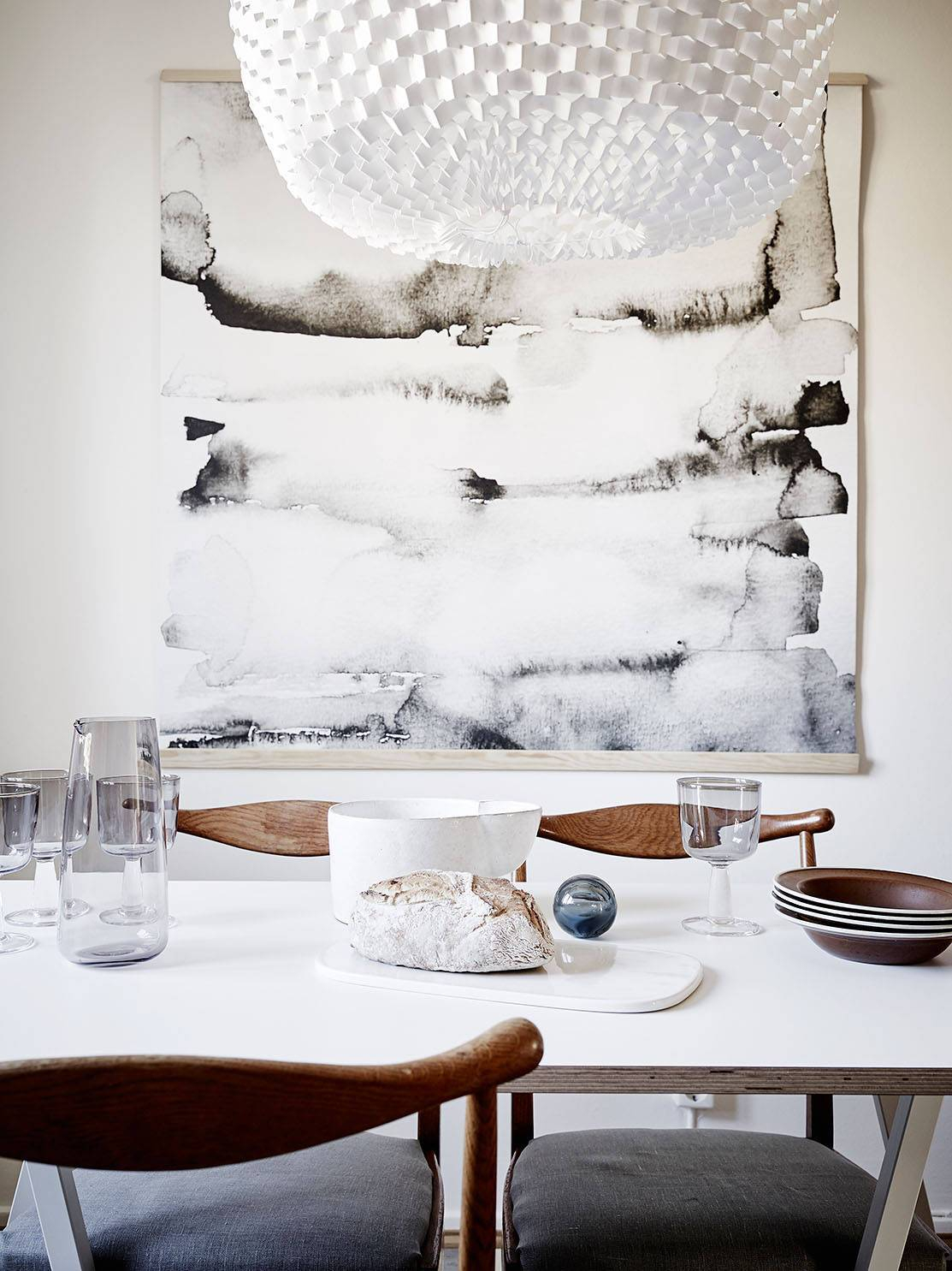 10 Oversized Art Ideas For Your Dreamy Home - Daily Dream Decor within Making a Statement How Oversized Art Defines Your Room's Narrative