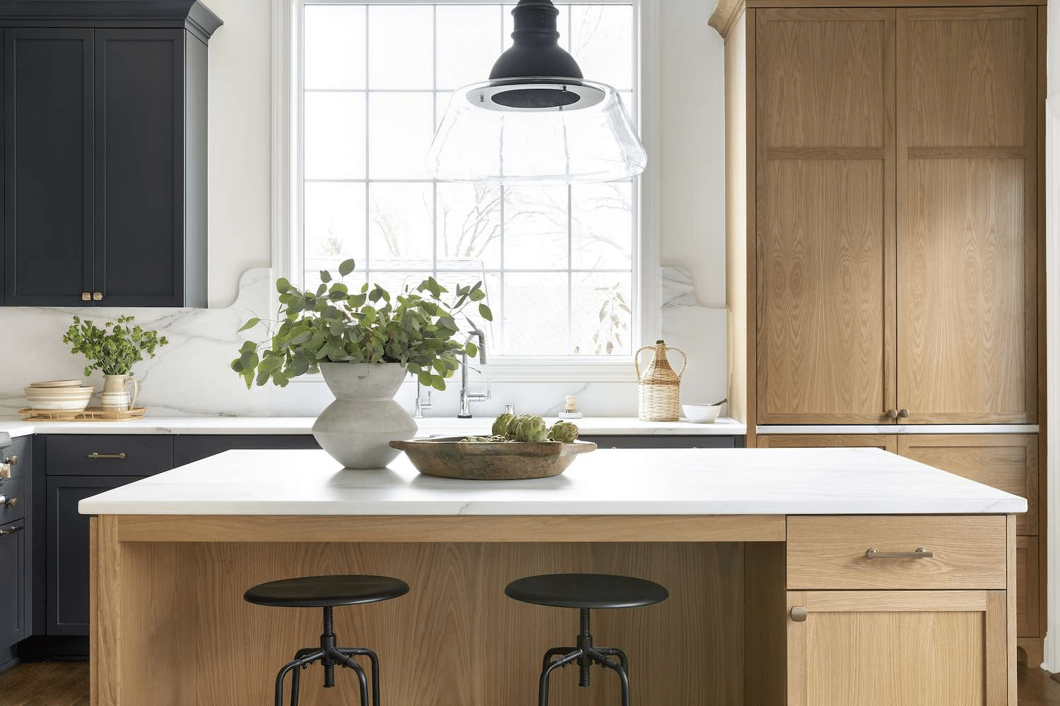 Harmonizing Hues: Wall Colors For Light Stained Kitchen Cabinets - The ... in Harmonizing Hues Selecting Wall Colors for Your Mixed Material Kitchen Sanctuary