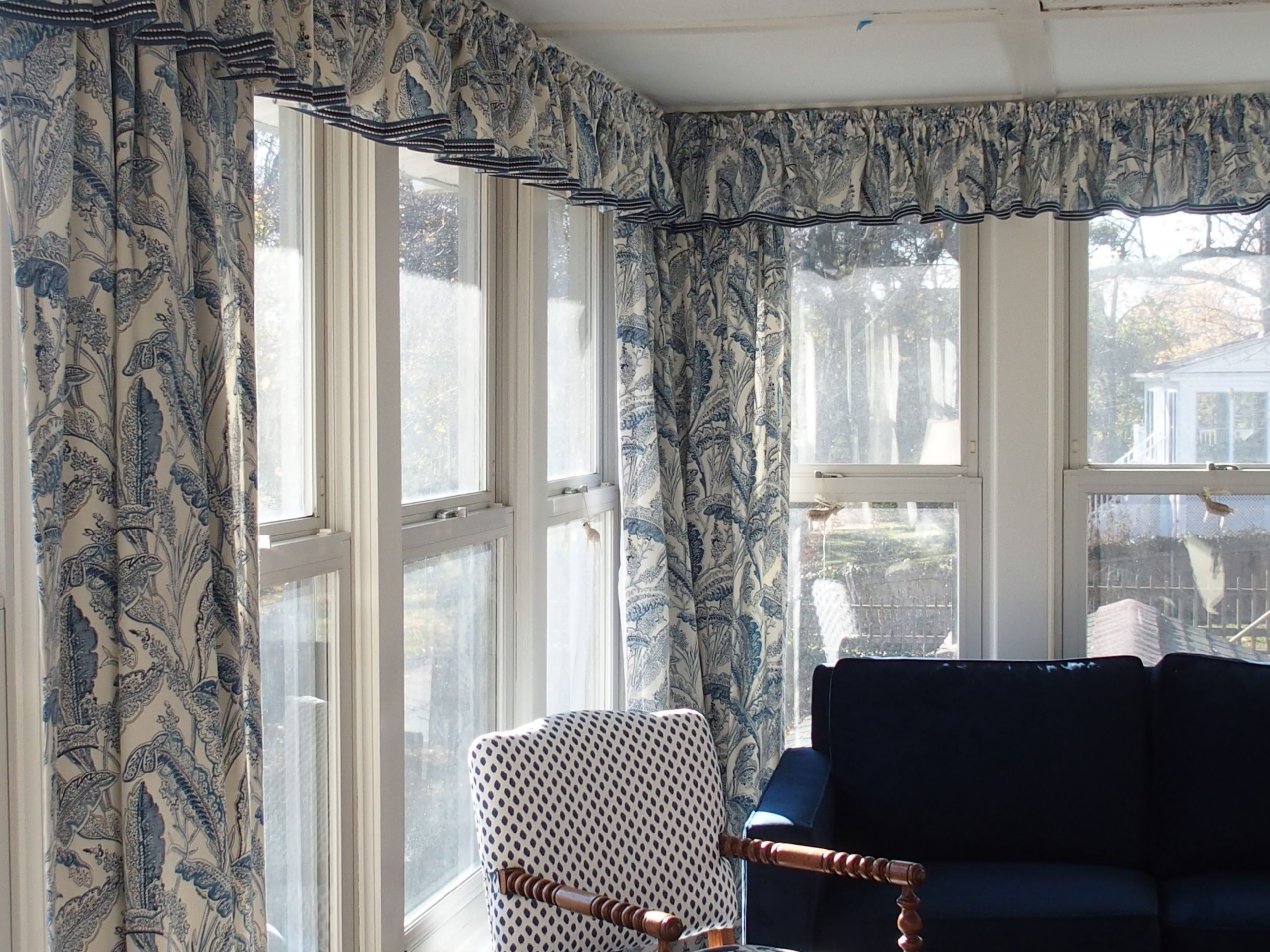 Unveiling the Timeless Charm of Valances in Home Decor