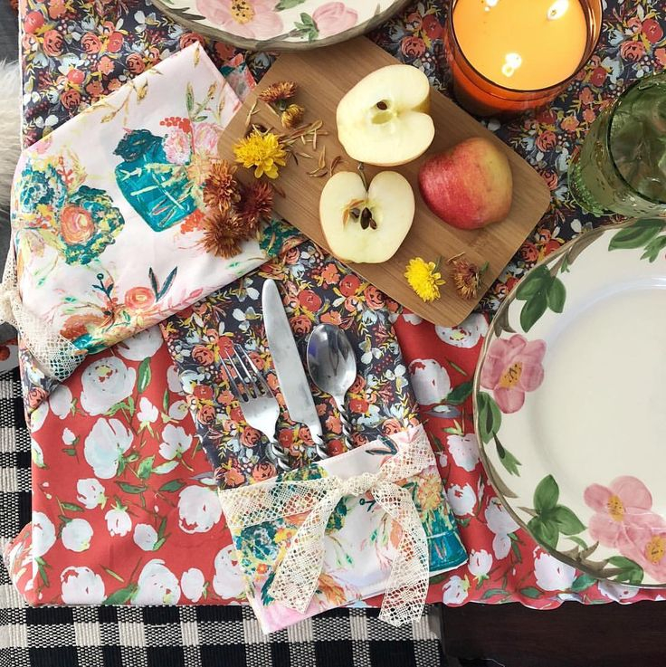 “Raise Your Hand If You Love Setting The Table For The Holidays! It’s ... inside How Colorful Glass Art Plates Elevate Your Table Setting