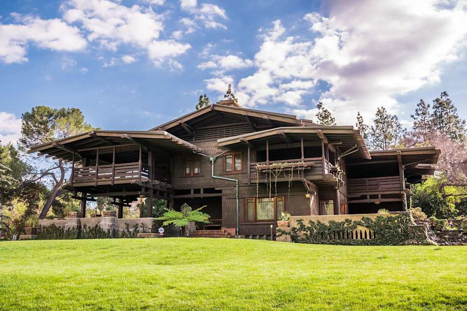 The Enduring Appeal Of Craftsman Design | Dpp Real Estate with Understanding the Enduring Appeal of the Kincaid Portolone Bureau Mirror Design