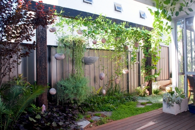 Vertical Gardens Provide A Delightful Retreat In The Backyard ... with regard to Unlocking Outdoor Beauty Australian Vertical Gardens as Your Artistic Retreat