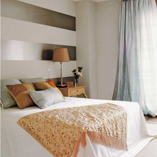From Drab to Dreamy Designing the Wall Behind Your Headboard