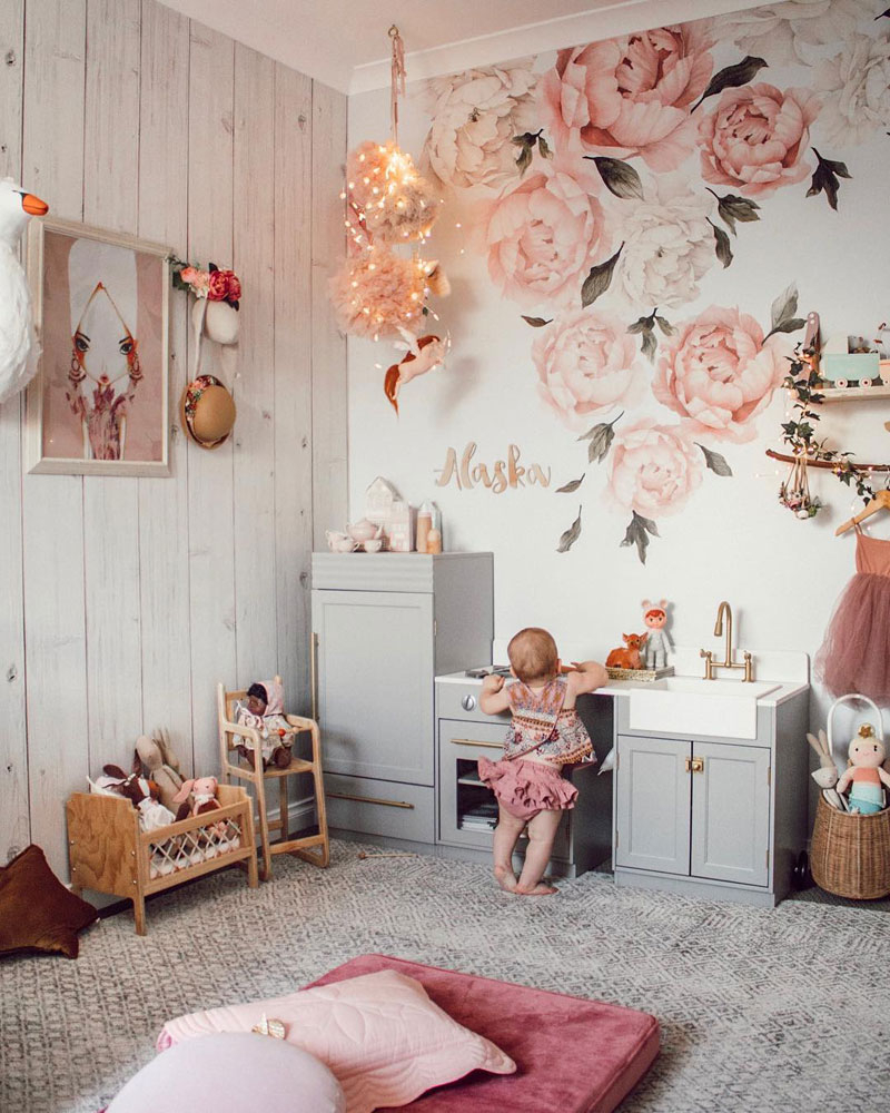 How Wall Flowers Can Transform a Girl’s Bedroom into a Whimsical Escape