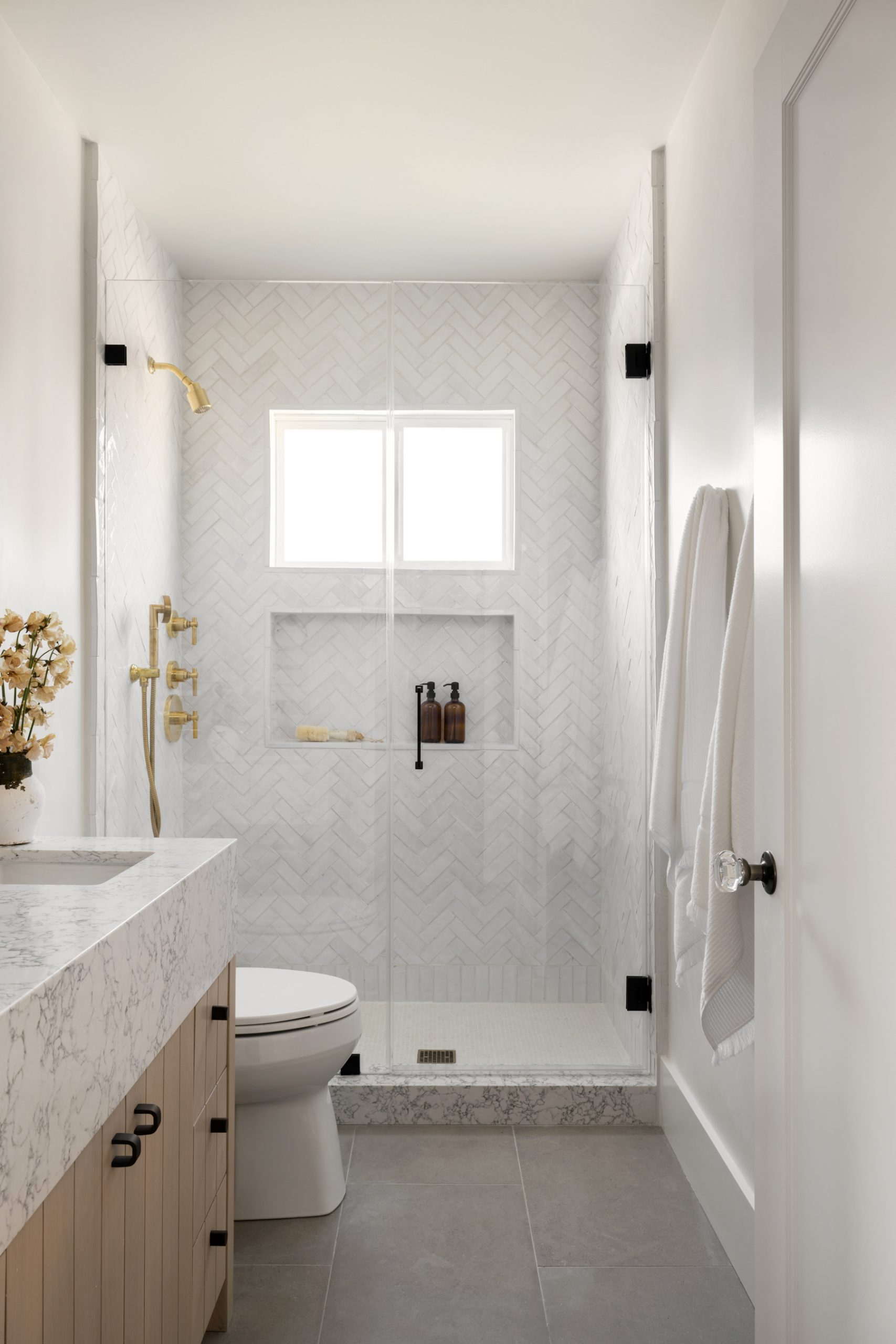 Elevate Your Bathroom with an Unforgettable Backsplash Style
