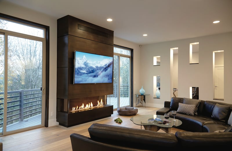 Making the Right Choice For Your TV and Fireplace Design