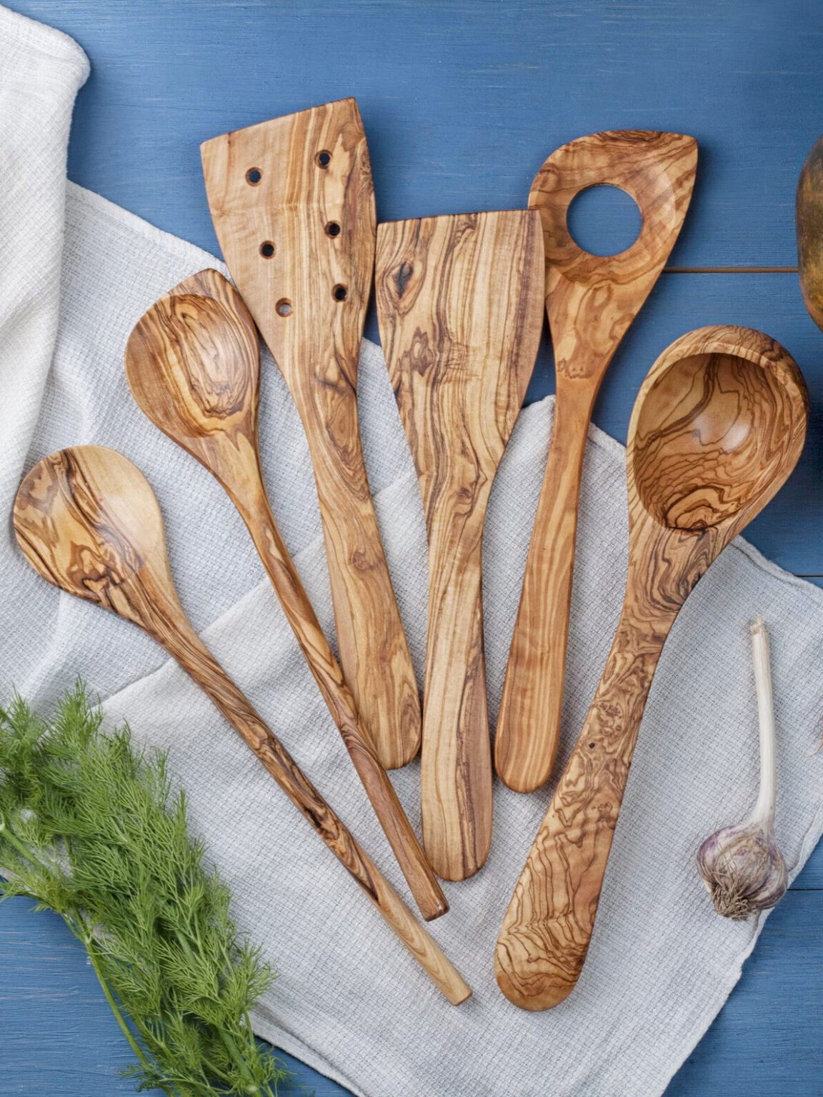 Discover the artistry behind natural geo carved kitchen utensils