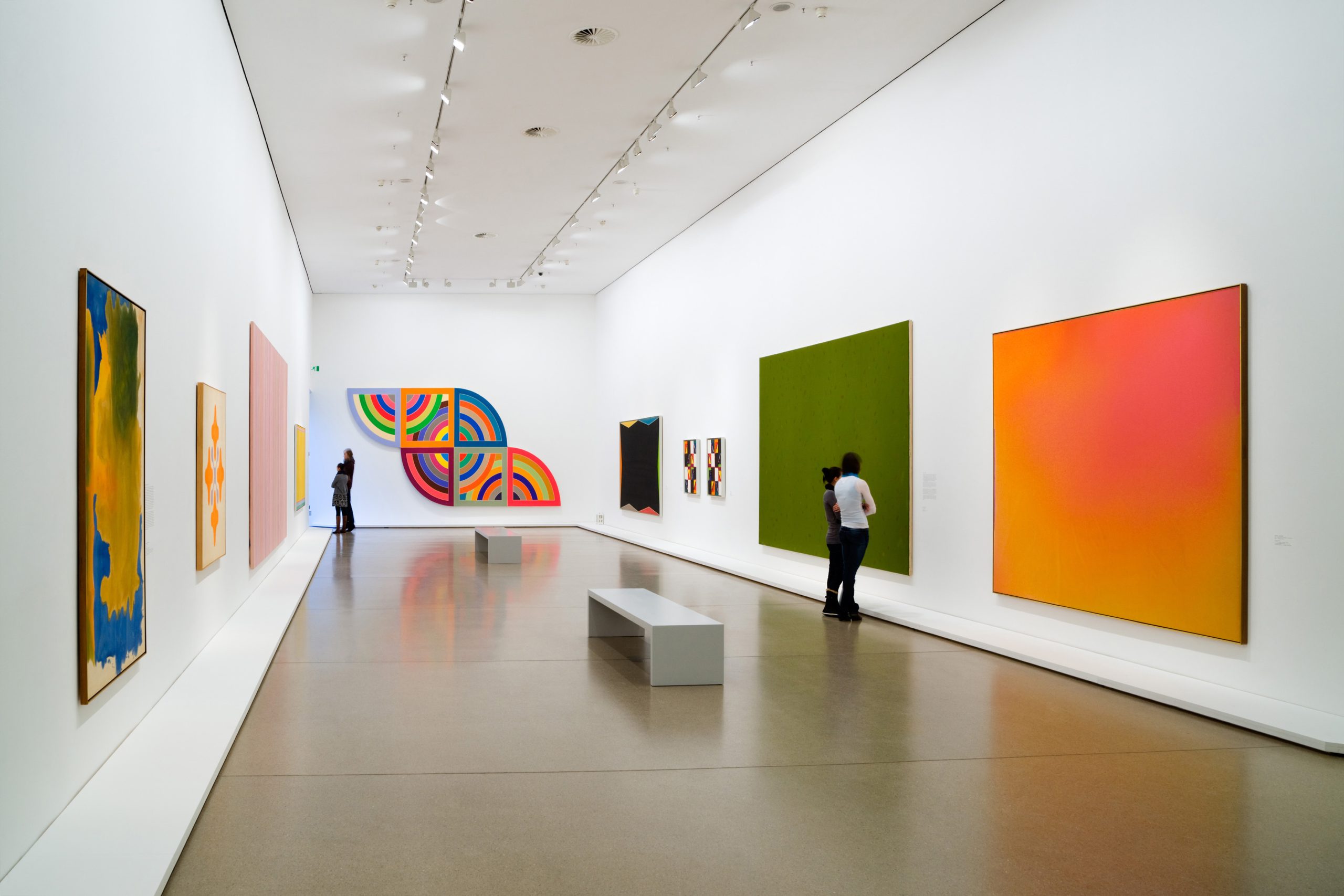 How Abstract Colorfield Art Transforms Living Spaces with Daisy Motifs