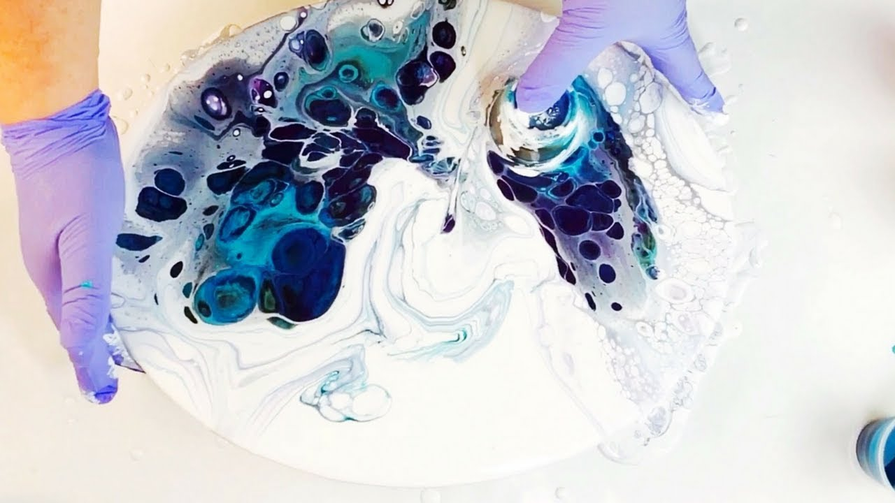 Artistic Innovation Through Dominique Vari’s Floating Acrylic Technique