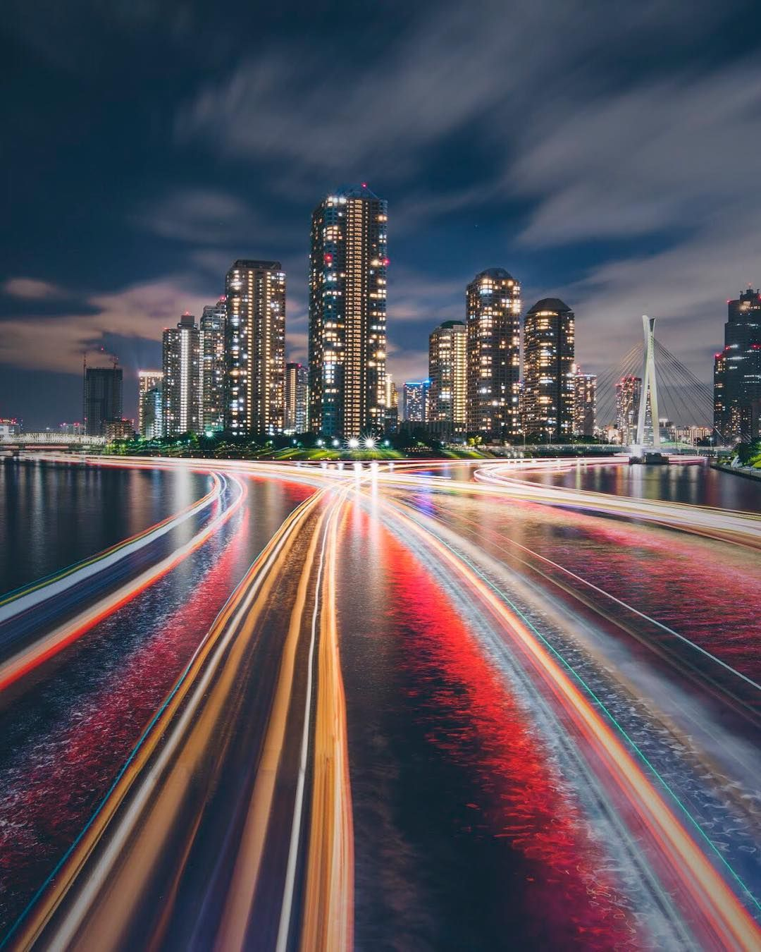 How Night Photography Shapes Urban Landscape Artistry