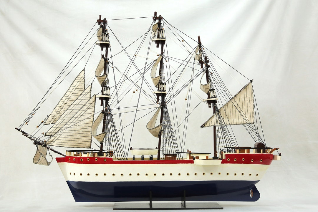 Understanding the Legacy of USA Coast Guard Wooden Blocks in Maritime History