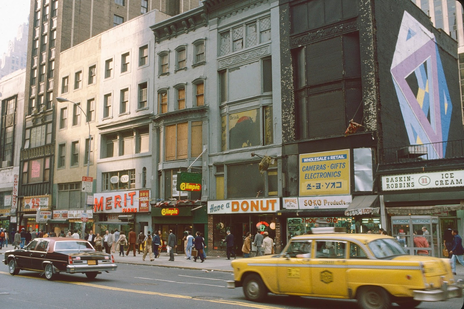 Wonderful Vintage Photographs Of New York City's Street Scenes In 1979 ... with Vintage New York Textured Photograph