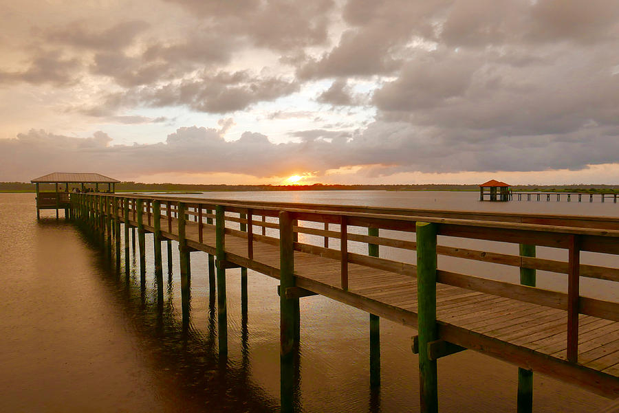 How Wooden Piers Capture the Essence of Sunset Moments in Contemporary Art